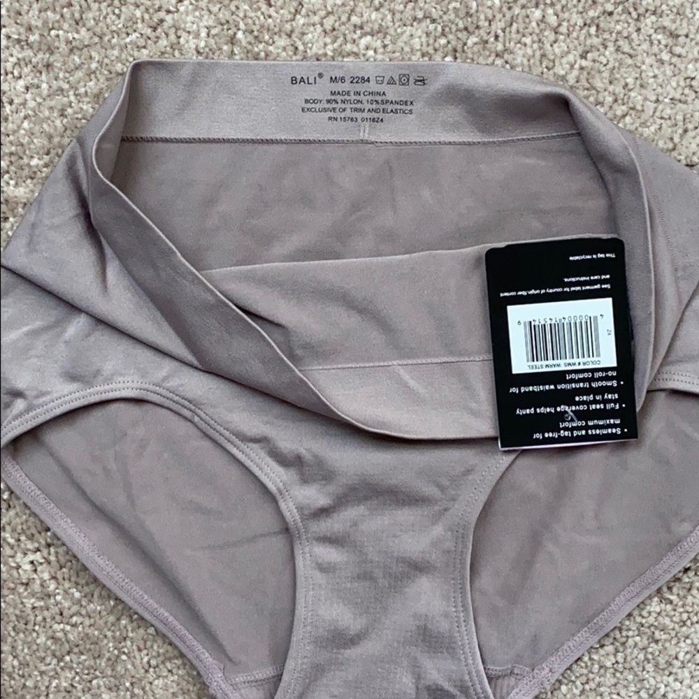 3/$15 ๐ NWT Bali nude panty - Picture 3 of 4